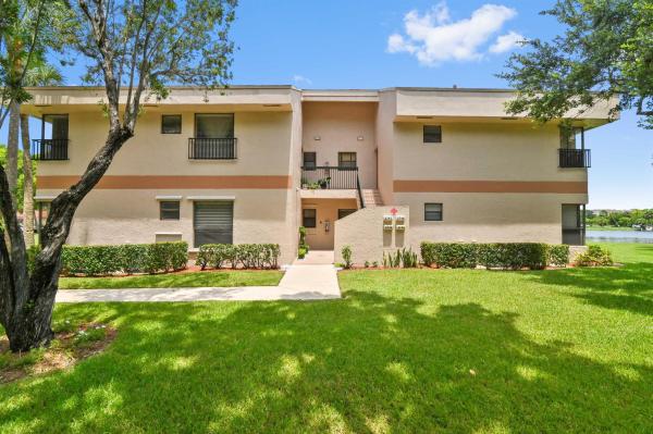 Applewood Village 2, 2743 Carambola Cir #1918, Coconut Creek, Florida 33066, image 1