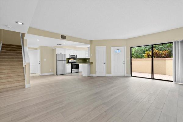 Uno Lago, 41 Uno Lago Dr, Juno Beach, Florida 33408, image 1