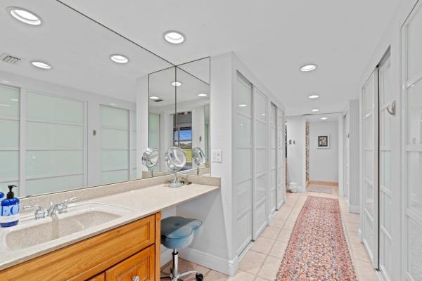 Parliament Golf Villas, 2435 Presidential Way #H, West Palm Beach, Florida 33401, image 2