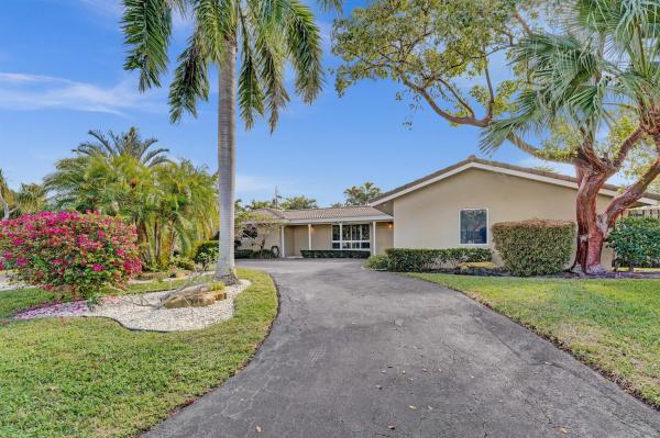 Lighthouse Point Residential, 2220 NE 32nd St, Lighthouse Point, Florida 33064, image 1