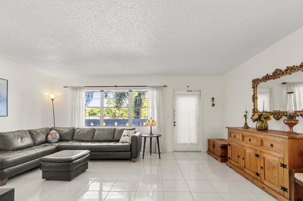 Cambridge, 2053 Cambridge C, Deerfield Beach, Florida 33442, image 3