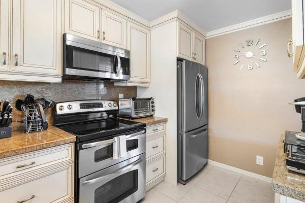 Boca Bayou, 10 Royal Palm Way #2020, Boca Raton, Florida 33432, image 2