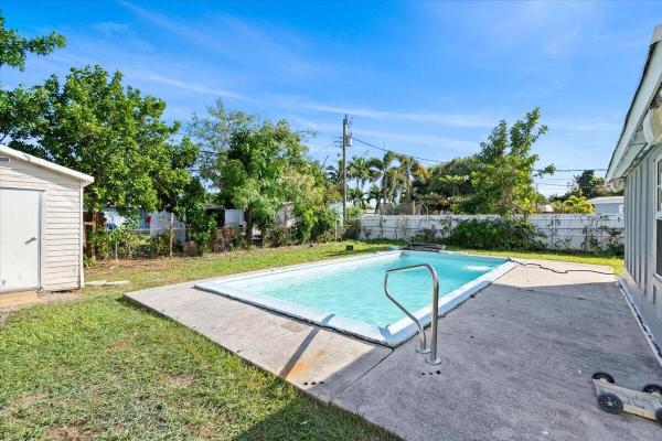 Forest Hill Village, 2168 Tarragon Rd, West Palm Beach, Florida 33415, image 1