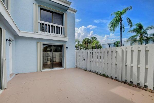 Martel Arms, 1010 NE 8th Ave #10B, Delray Beach, Florida 33483, image 3