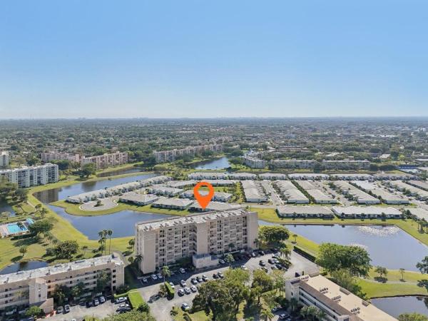 Huntington Lakes 2, 7076 Huntington Ln #801, Delray Beach, Florida 33446, image 2