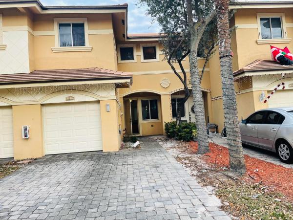 Coventry Townhomes, 4402 Berkshire Wharf Dr, Lake Worth, Florida 33461, image 1