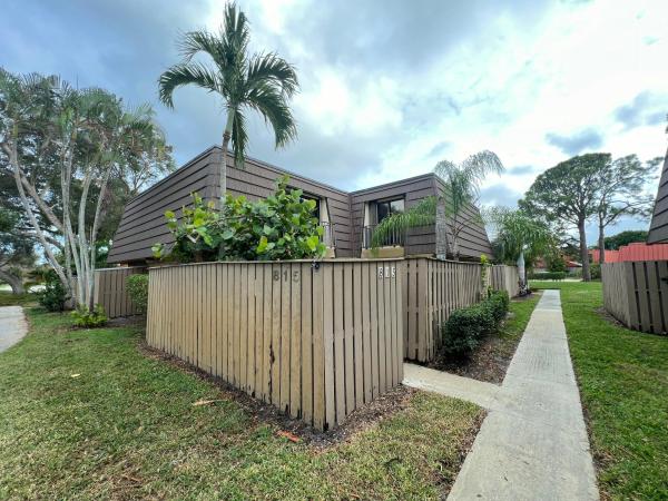 Sandalwood Estates, 815 8th Ct, Palm Beach Gardens, Florida 33410, image 2