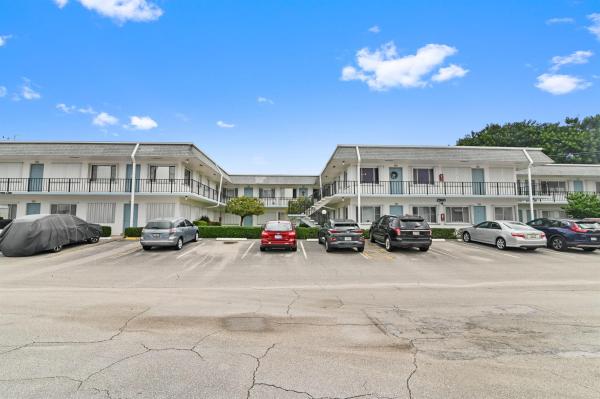 2960 Cynthia Ln #205, Lake Worth Beach, Florida 33461, image 1