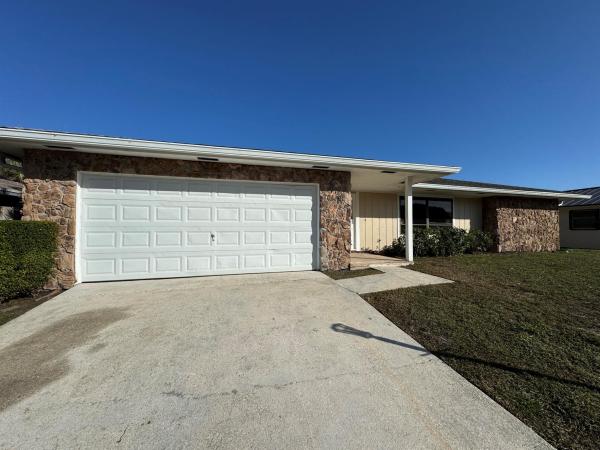 Lone Pine Estates, 2514 Canterbury Dr, Riviera Beach, Florida 33407, image 1