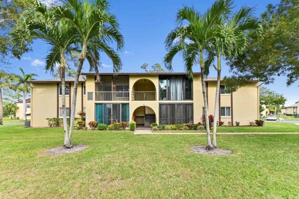 Pine Ridge 3, 303 Pine Ridge Cir #C-2, Greenacres, Florida 33463, image 1
