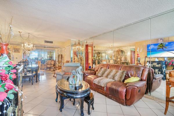 Winston Towers 600, 210 174th St #M18, Sunny Isles Beach, Florida 33160, image 1