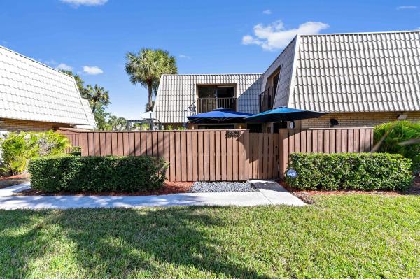 Village Of Sandalwood Lakes South, 5825 58th Way, West Palm Beach, Florida 33409, image 1