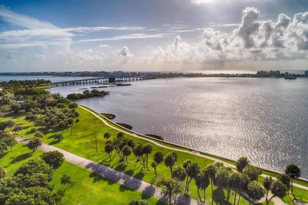 208 S Lakeside Dr #102, Lake Worth Beach, Florida 33460, image 1