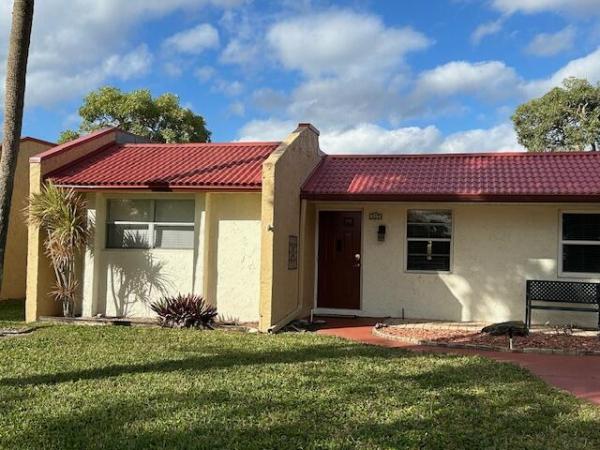 Golden Lakes Village, 435 Lake Helen Dr, West Palm Beach, Florida 33411, image 1