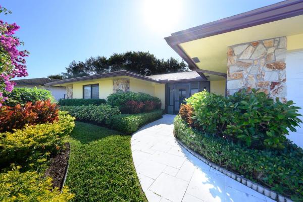 Lone Pine Estates, 2551 Lochmore Rd, Riviera Beach, Florida 33407, image 1