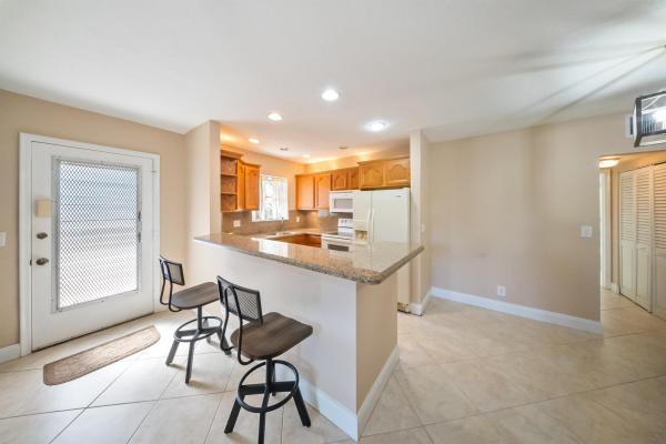 Oxford At Century Village, 212 Oxford 400, West Palm Beach, Florida 33417, image 2