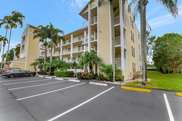 Huntington Lakes 5, 7350 Kinghurst Dr #305, Delray Beach, Florida 33446, image 1
