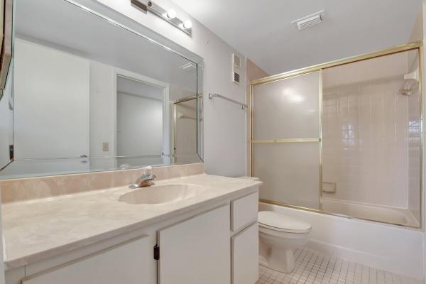 Huntington Lakes 5, 7350 Kinghurst Dr #305, Delray Beach, Florida 33446, image 2