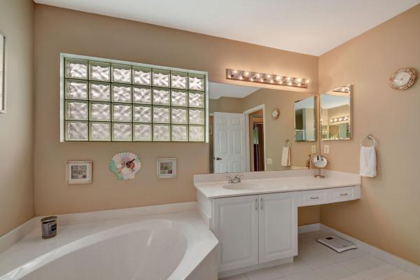 Lakeridge Greens, 6563 Kings Creek Ter, Boynton Beach, Florida 33437, image 2