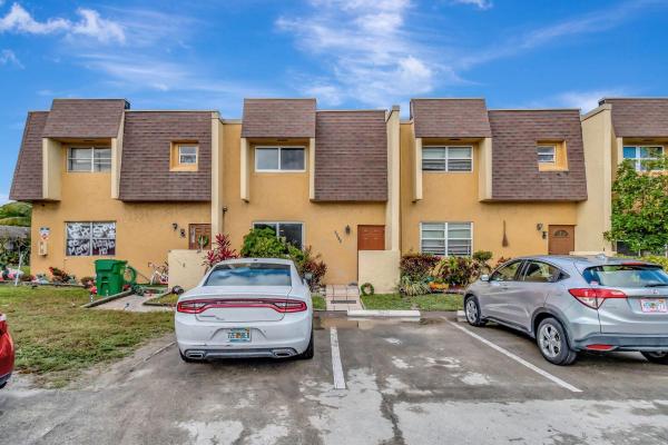 Blueberry Hill, 5624 Blueberry Ct #168, Lauderhill, Florida 33313, image 1
