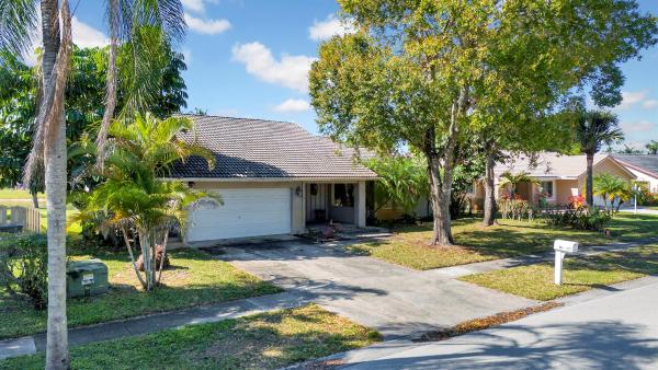 Timbers Of Boca, 21363 Chinaberry Dr, Boca Raton, Florida 33428, image 1