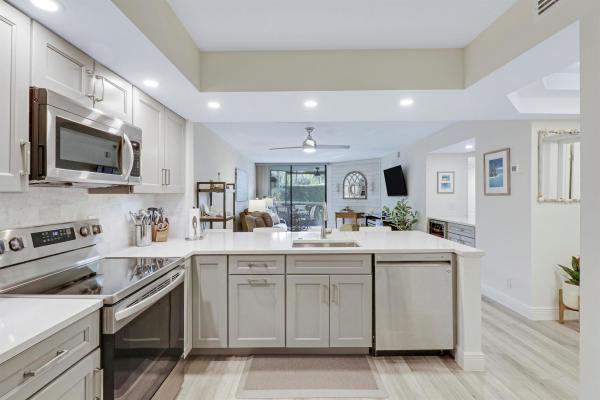 Bay Colony, 112 Bay Colony Dr, Juno Beach, Florida 33408, image 1