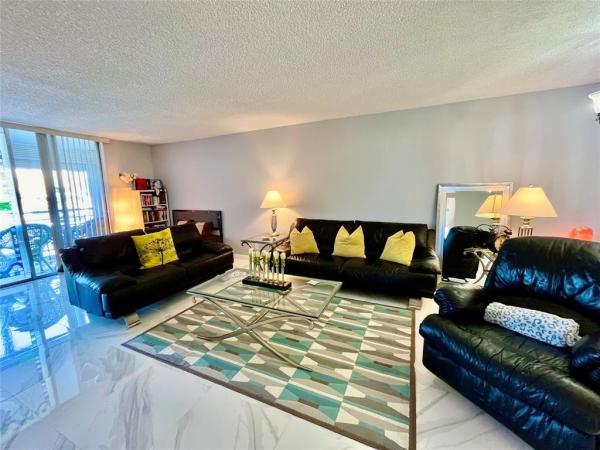 Danians South, 501 E Dania Beach Blvd #2a, Dania Beach, Florida 33004, image 1