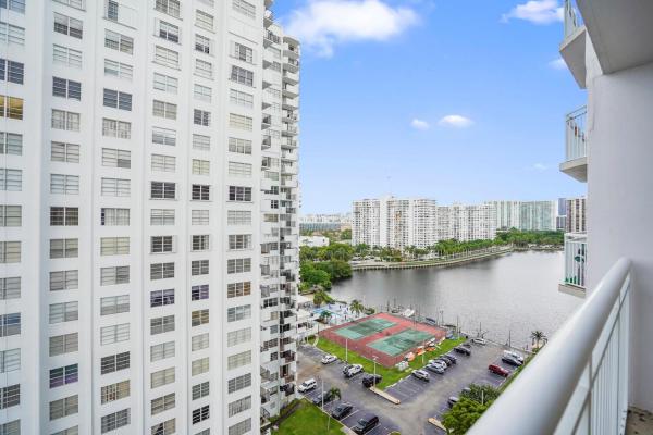 Del Prado, 18051 Biscayne Blvd #1504, Aventura, Florida 33160, image 1
