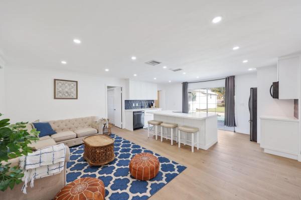 Palm Beach Square, 4385 Empress St, Palm Beach Gardens, Florida 33410, image 1