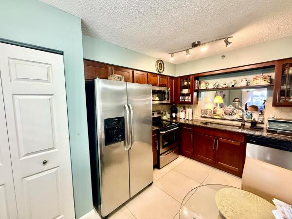 Huntington Lakes 1, 14425 Strathmore Ln #302, Delray Beach, Florida 33446, image 1