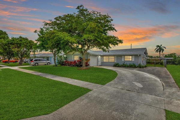 Greenbrier, 4098 Sussex Ave, Lake Worth Beach, Florida 33461, image 1