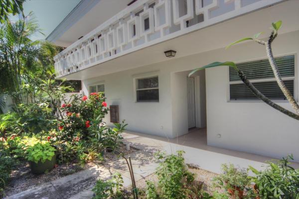 Blair House East, 91 Willow Rd #104, Tequesta, Florida 33469, image 1
