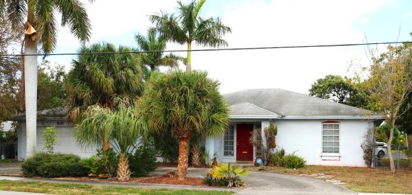 Boca Raton Square, 901 SW 13th St, Boca Raton, Florida 33486, image 1