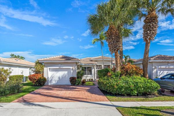 Palm Isles West, 9648 Crescent View Dr, Boynton Beach, Florida 33437, image 1