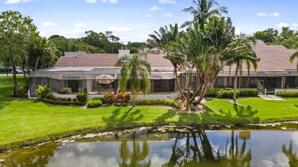 Townhomes Of Marlwood, 27 Edinburgh Dr, Palm Beach Gardens, Florida 33418, image 2