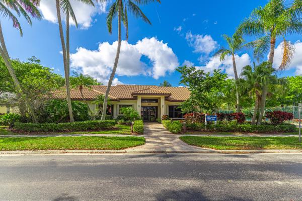 Fairmont Place, 4736 Boxwood Cir, Boynton Beach, Florida 33436, image 2