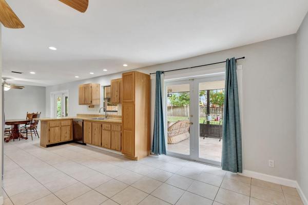 La Mancha, 220 Cordoba Cir, Royal Palm Beach, Florida 33411, image 3
