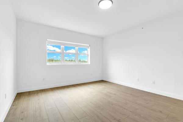 One Fifty One At Biscayne, 15051 Royal Oaks Ln #606, North Miami, Florida 33181, image 1