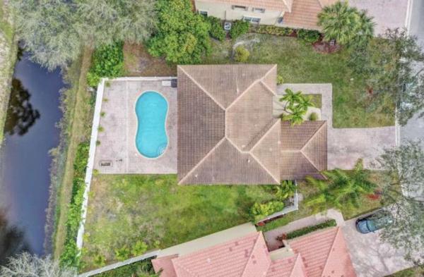 Superior At Lakes Of Laguna, 5012 Victoria Cir, West Palm Beach, Florida 33409, image 1