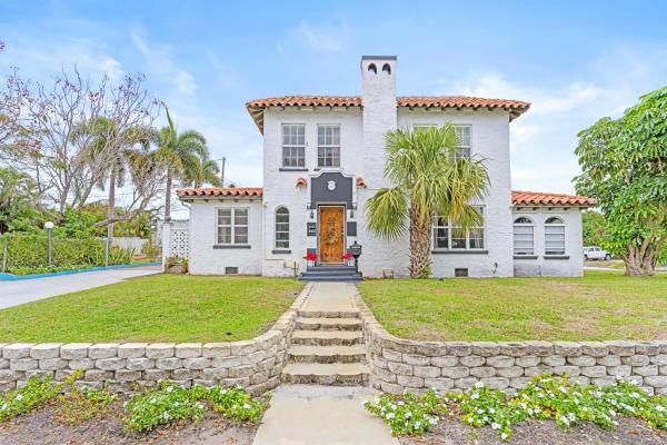 Vedado, 921 Paseo Palmera, West Palm Beach, Florida 33405, image 1
