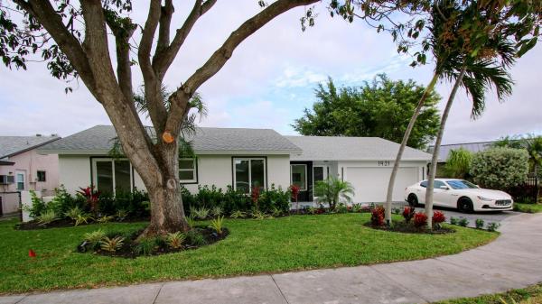 Royal Palm Lakes Estates, 1921 NW 41st St, Oakland Park, Florida 33309, image 1