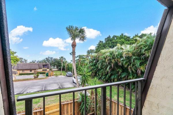 Cherry Lane Townhomes, 4616 Cherry Rd, West Palm Beach, Florida 33417, image 3