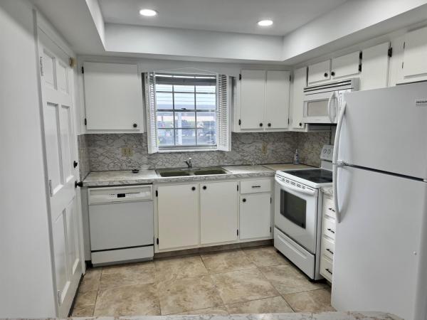 Harbour Towers, 907 Marina Dr #107, North Palm Beach, Florida 33408, image 1