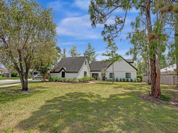 Sugar Pond Manor, 910 Foresteria Ave, Wellington, Florida 33414, image 1
