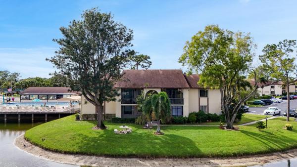 Pine Ridge South 3, 332 Knotty Pine Cir #C-1, Greenacres, Florida 33463, image 2