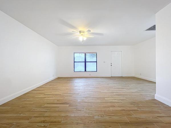 Lantana Homes, 5763 Ellis Hollow Rd E, Lake Worth, Florida 33463, image 2