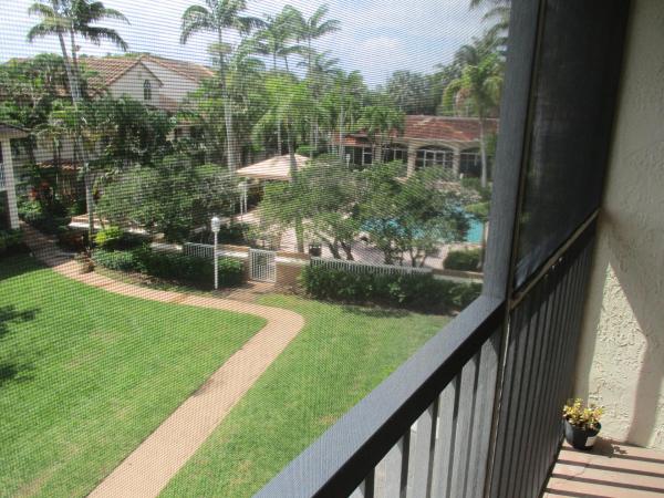 The Sterling Villages Of Palm Beach Lakes, 19314 Glenmoor Dr, West Palm Beach, Florida 33409, image 3