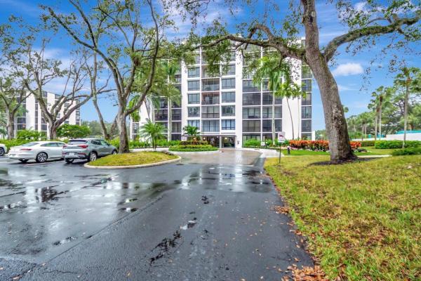 Lakewood Midrise At Boca West Country Club, 7835 Lakeside Blvd #976, Boca Raton, Florida 33434, image 2
