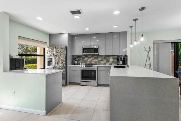 8427 Cypress Ln #10a, Boca Raton, Florida 33433, image 1