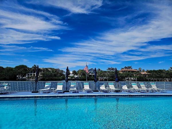 Tropicana Gardens, 4001 S Ocean Blvd #112, South Palm Beach, Florida 33480, image 1